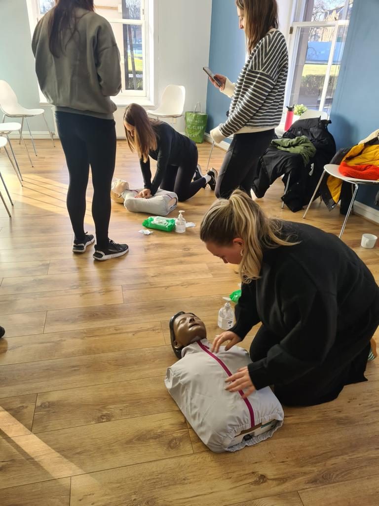 CPR & Defibrillator (AED) Course in Edinburgh